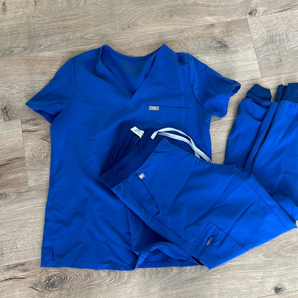 Figs scrubs
